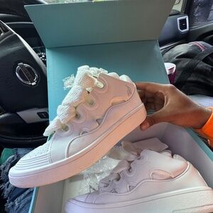 Lavin (all white )